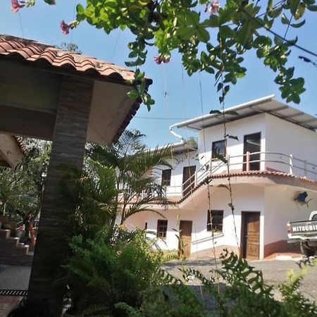 Hotel El Pez Dorado Rio Dulce Exterior photo