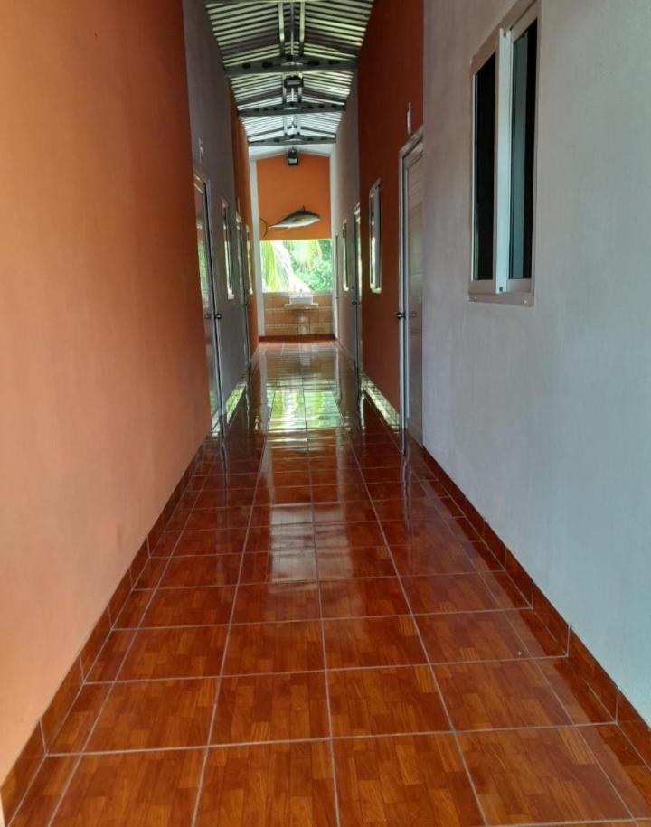 Hotel El Pez Dorado Rio Dulce Exterior photo